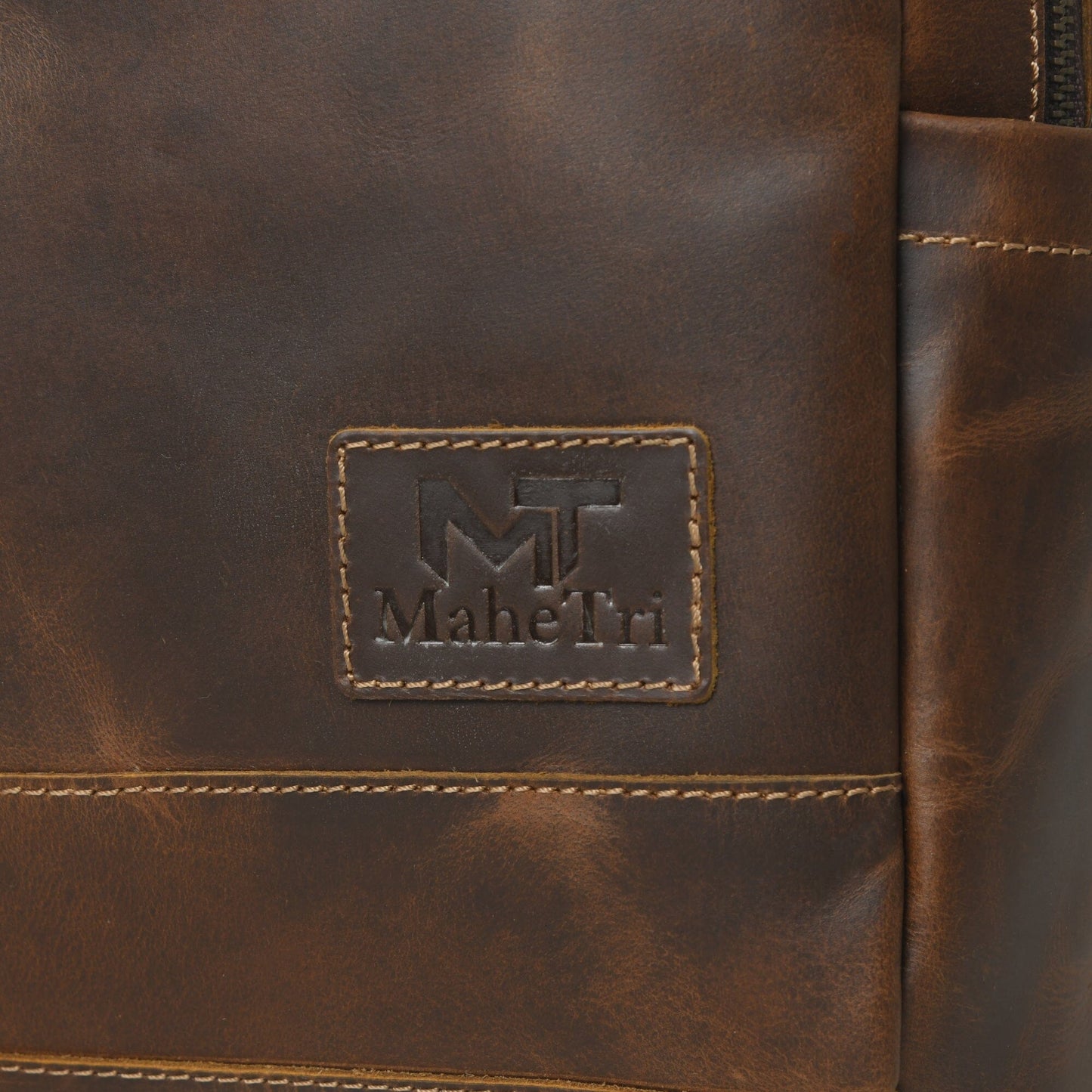 Cambridge Unisex Buffalo Leather Backpack