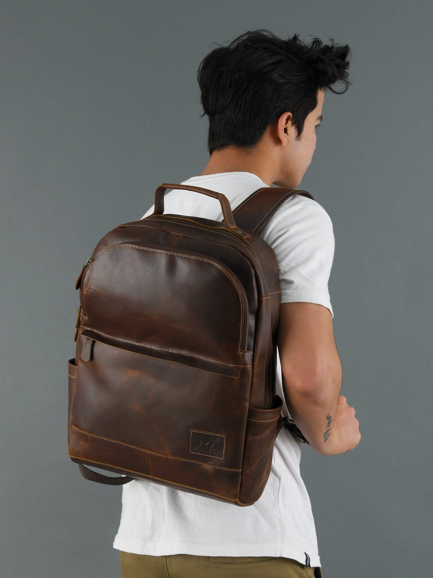 Cambridge Unisex Buffalo Leather Backpack