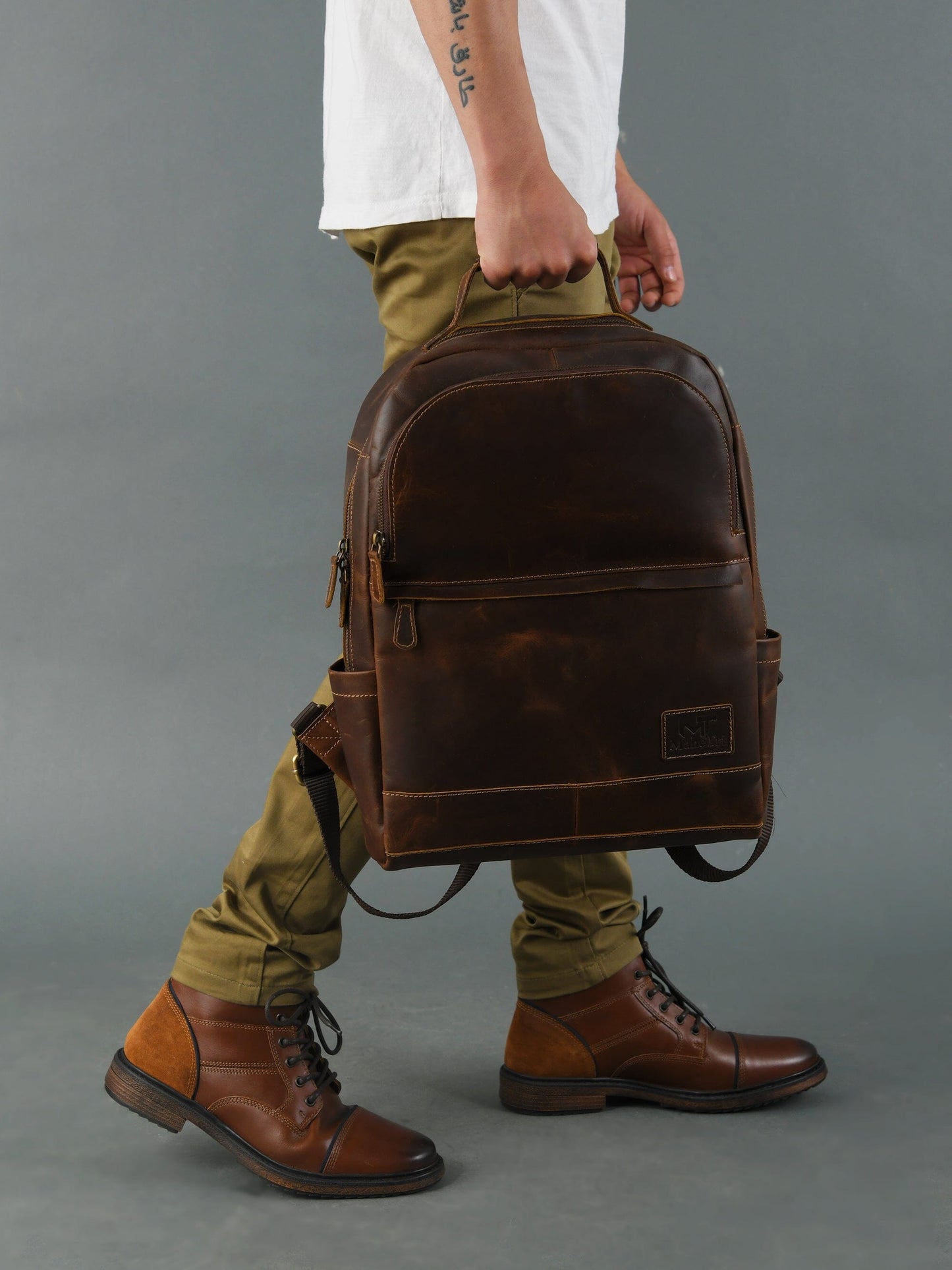Cambridge Unisex Buffalo Leather Backpack